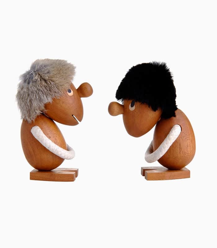 chocolate leggings demonstrating slimming effect