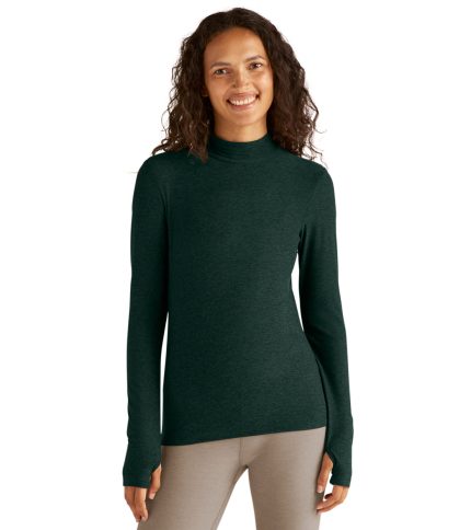 Featherweight Moving On Pullover