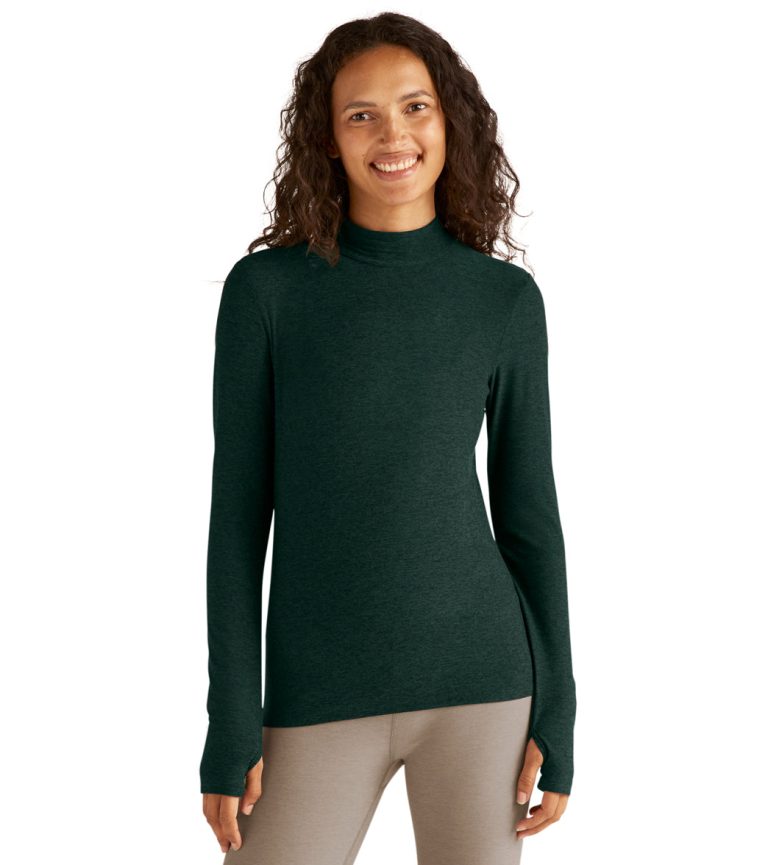 Featherweight Moving On Pullover
